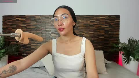 Snapshot of lucyy_liiu chatting on 06/09/26, 08:09 Lucy Liiu online show from 06/09/26, 08:09