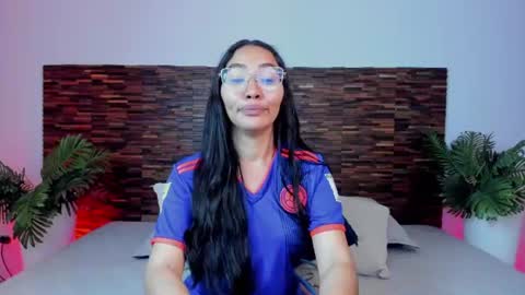 Snapshot of lucyy_liiu chatting on 06/17/26, 08:21 Lucy Liiu online show from 06/17/26, 08:21