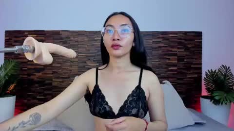 Snapshot of lucyy_liiu chatting on 07/10/26, 08:33 Lucy Liiu online show from 07/10/26, 08:33