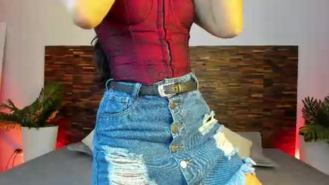 Snapshot of lucyy_liiu chatting on 07/11/26, 08:11 Lucy Liiu online show from 07/11/26, 08:11