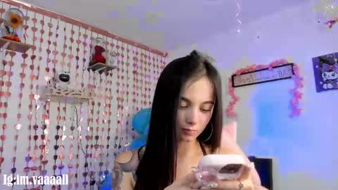 Snapshot of lucyy_tayy chatting on 11/26/25, 02:01 The love of your life 3 online show from 11/26/25, 02:01