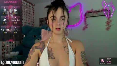 Snapshot of lucyy_tayy chatting on 03/25/26, 04:18 The love of your life 3 online show from 03/25/26, 04:18