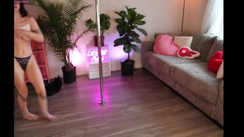 Snapshot of lucyyluvss chatting on 04/01/26, 10:07 Lucy online show from 04/01/26, 10:07