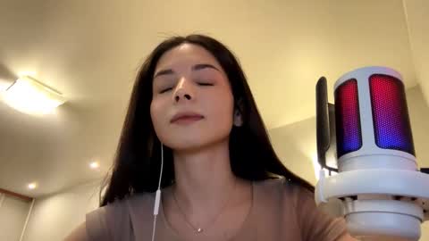 Snapshot of ludivinablice chatting on 03/13/26, 06:36 Mika online show from 03/13/26, 06:36