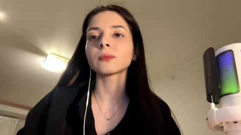 Snapshot of ludivinablice chatting on 03/18/26, 04:21 Mika online show from 03/18/26, 04:21