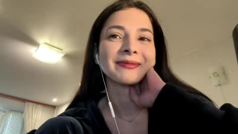 Snapshot of ludivinablice chatting on 03/24/26, 01:27 Mika online show from 03/24/26, 01:27