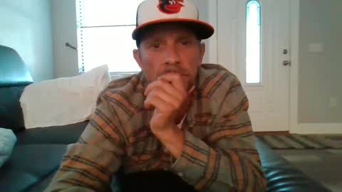 luiggii0904 online show from 12/21/24, 09:36