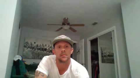 luiggii0904 online show from 02/01/25, 07:05