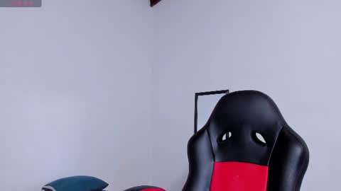 Snapshot of luigi1_ chatting on 06/12/26, 07:18 Luigi Vitale online show from 06/12/26, 07:18