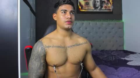 Snapshot of luigi_hot_ chatting on 11/11/25, 02:44 Luigi Independent model online show from 11/11/25, 02:44