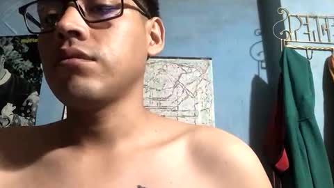 Snapshot of luiperezs chatting on 10/28/25, 05:11 Moritz online show from 10/28/25, 05:11