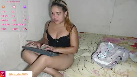 Snapshot of luisa2025_ chatting on 04/14/26, 02:17 Hot Latina online show from 04/14/26, 02:17