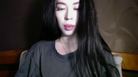 Snapshot of luisa_domina chatting on 04/23/26, 03:25 luisa lovedom online show from 04/23/26, 03:25