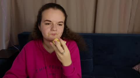 Luisa Rosee online show from 02/17/25, 12:38