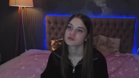 LuisaClover online show from 11/10/25, 01:43