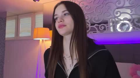 LuisaClover online show from 02/26/26, 01:54