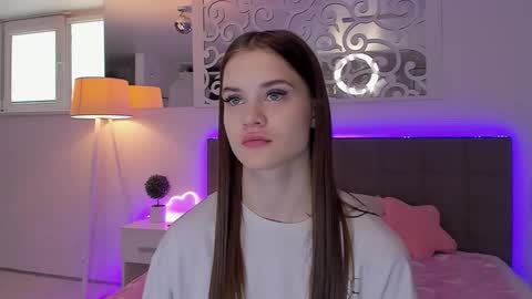 LuisaClover online show from 03/31/26, 12:16