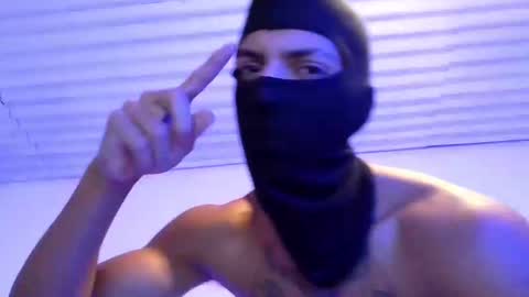 luisadrianguzmansantander5 online show from 10/25/25, 10:12