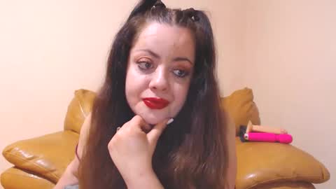 Cassie online show from 11/11/25, 10:43