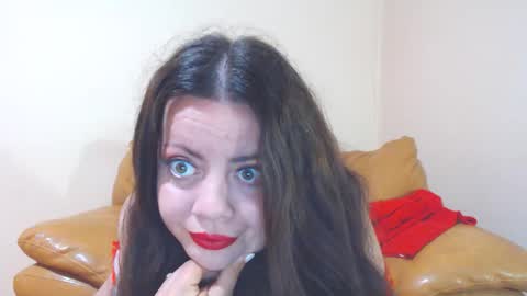 Snapshot of luisahornydoll chatting on 04/19/26, 08:44 Cassie online show from 04/19/26, 08:44