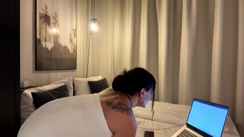 Snapshot of luisamonsterdick chatting on 10/23/25, 05:44 Luisa Monsters online show from 10/23/25, 05:44