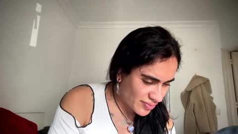 Snapshot of luisamonsterdick chatting on 11/12/25, 02:28 Luisa Monsters online show from 11/12/25, 02:28