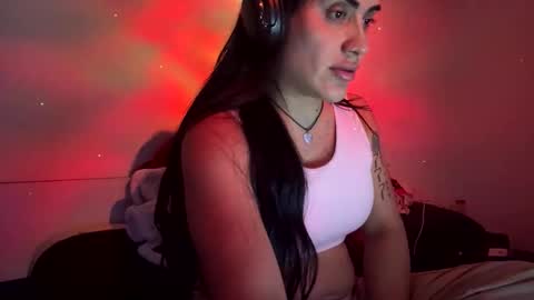 Snapshot of luisamonsterdick chatting on 11/30/25, 10:25 Luisa Monsters online show from 11/30/25, 10:25