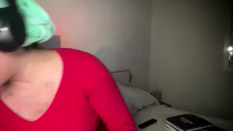 Snapshot of luisamonsterdick chatting on 02/02/26, 12:42 Luisa Monsters online show from 02/02/26, 12:42