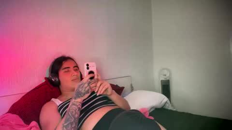 Snapshot of luisamonsterdick chatting on 02/12/26, 12:49 Luisa Monsters online show from 02/12/26, 12:49