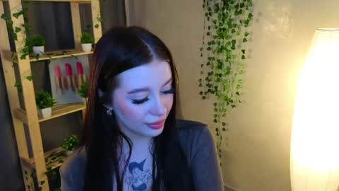 Snapshot of luisaperelle chatting on 06/01/26, 06:37 Cutie Lui online show from 06/01/26, 06:37