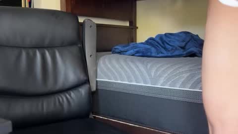 Luis online show from 10/30/25, 11:16