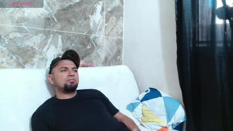 Snapshot of luiscameron1130 chatting on 04/20/26, 09:16 luiscameron1130 online show from 04/20/26, 09:16