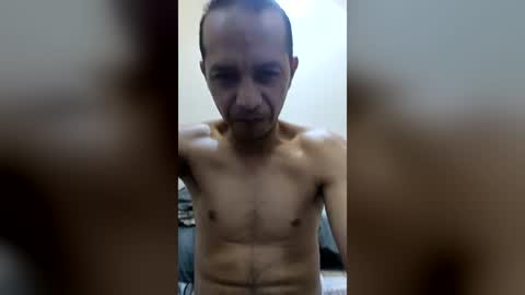 Snapshot of luiset_24 chatting on 07/10/26, 01:54 luiset_24 online show from 07/10/26, 01:54