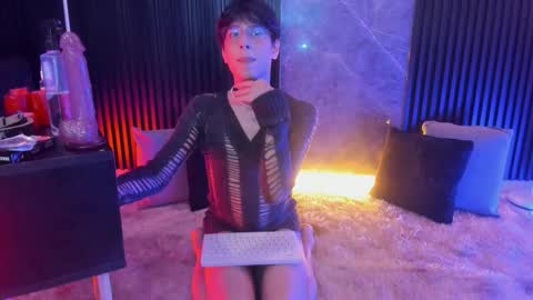 luixdust1 online show from 09/10/25, 05:40