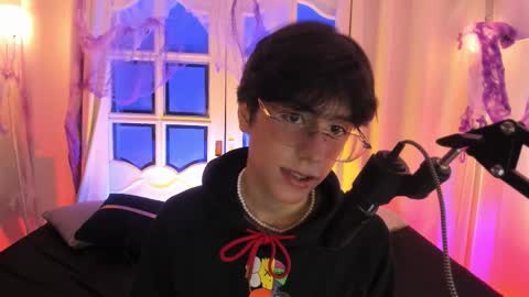 luixdust1 online show from 10/10/25, 06:12