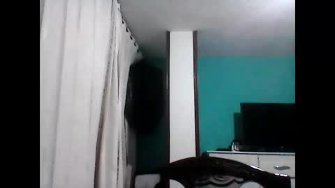 Snapshot of luiyi1997 chatting on 02/10/25, 03:24 EroticMan online show from 02/10/25, 03:24