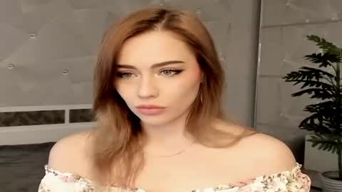 Lizzy online show from 10/01/25, 12:22