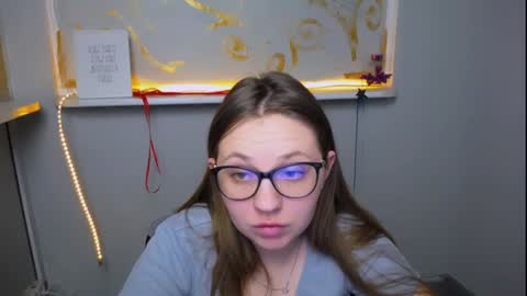 Snapshot of luizaheems_ chatting on 12/04/24, 02:15 Luiza online show from 12/04/24, 02:15