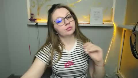 Snapshot of luizaheems_ chatting on 01/04/25, 09:21 Luiza online show from 01/04/25, 09:21