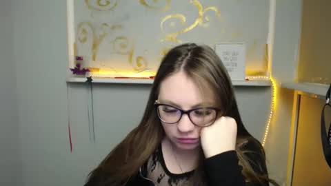 Snapshot of luizaheems_ chatting on 01/06/25, 10:35 Luiza online show from 01/06/25, 10:35