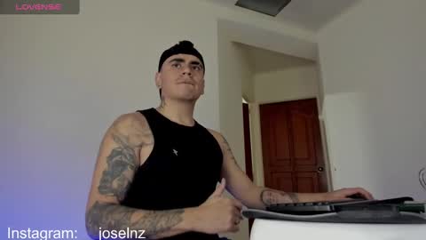 Snapshot of luka_castlehot chatting on 12/15/24, 04:18 Luka Castle online show from 12/15/24, 04:18