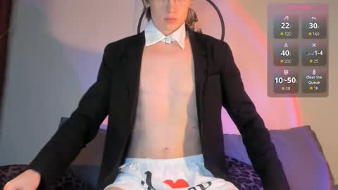 Snapshot of luka_marrant chatting on 10/31/25, 07:26 aphex twink online show from 10/31/25, 07:26