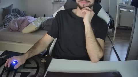 lukasschoetz online show from 12/29/24, 12:34