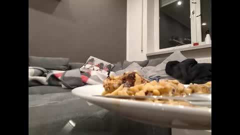 lukasschoetz online show from 11/18/25, 07:51