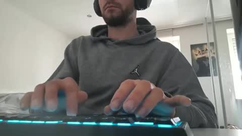 lukasschoetz online show from 12/02/25, 10:53