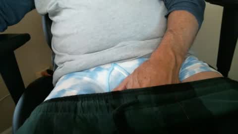 Snapshot of luke7711 chatting on 12/11/24, 02:11 luke7711 online show from 12/11/24, 02:11