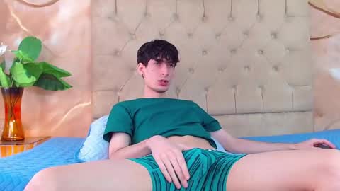 Snapshot of luke_carter chatting on 03/25/26, 01:39 luke_carter online show from 03/25/26, 01:39