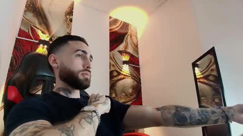 Snapshot of luke_davis01 chatting on 10/29/25, 01:24 LUKE online show from 10/29/25, 01:24