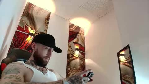 Snapshot of luke_davis01 chatting on 03/12/26, 01:06 LUKE online show from 03/12/26, 01:06