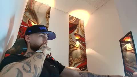 Snapshot of luke_davis01 chatting on 03/14/26, 01:05 LUKE online show from 03/14/26, 01:05